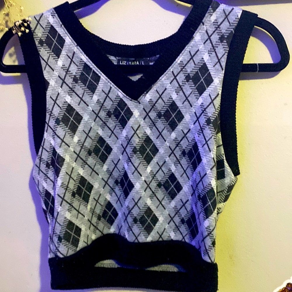 Size large Liz and Sara sweater vest